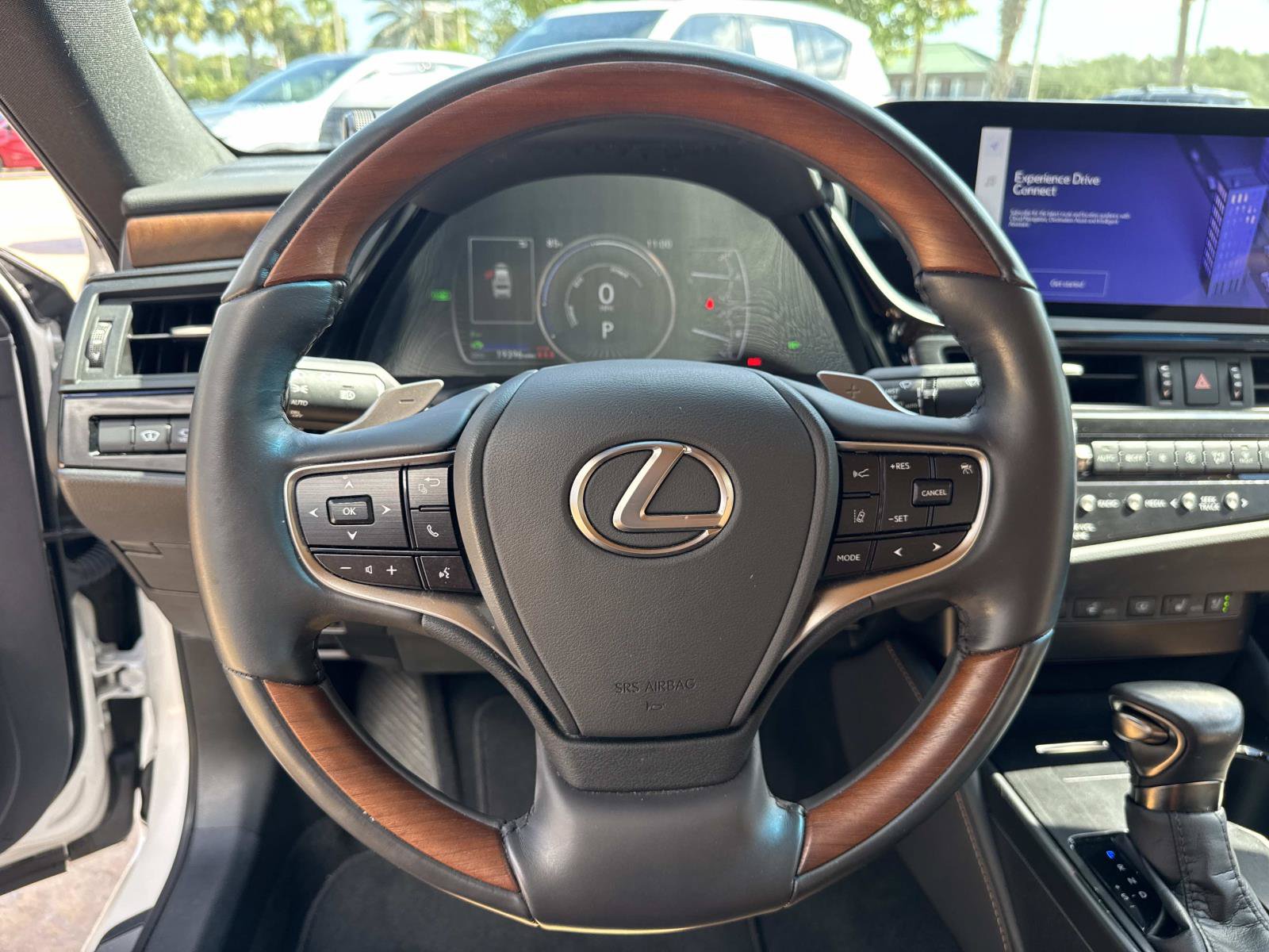 Used 2024 Lexus ES 300h w/ Technology Package FWD image 27
