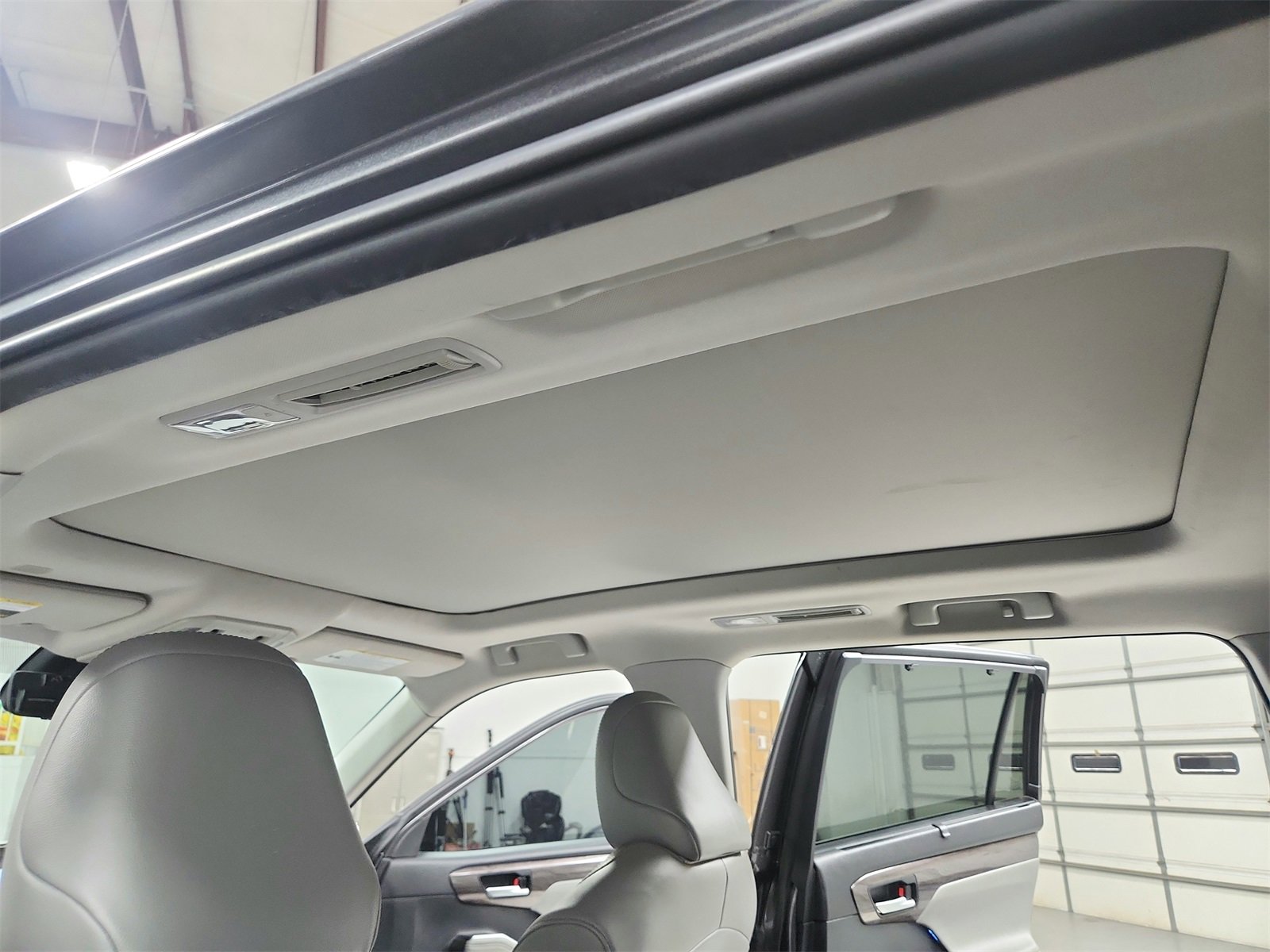 Used 2020 Toyota Highlander Platinum image 22