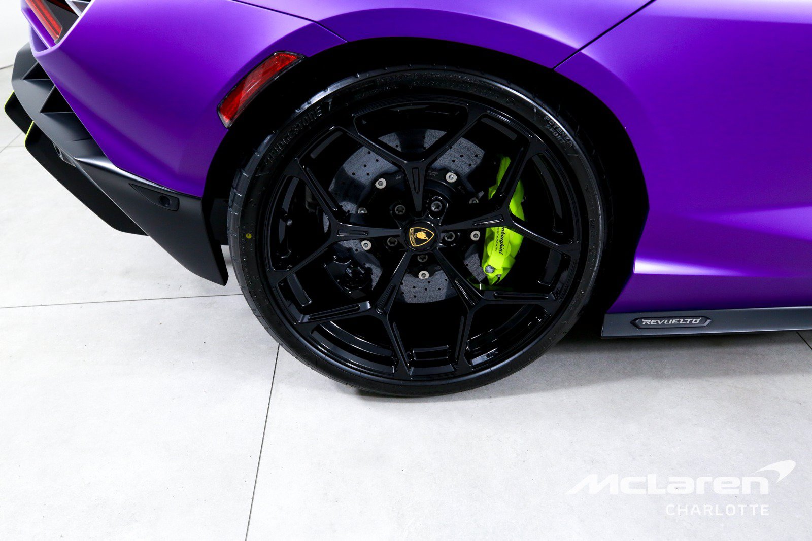 Used 2025 Lamborghini Revuelto AWD/4WD image 28