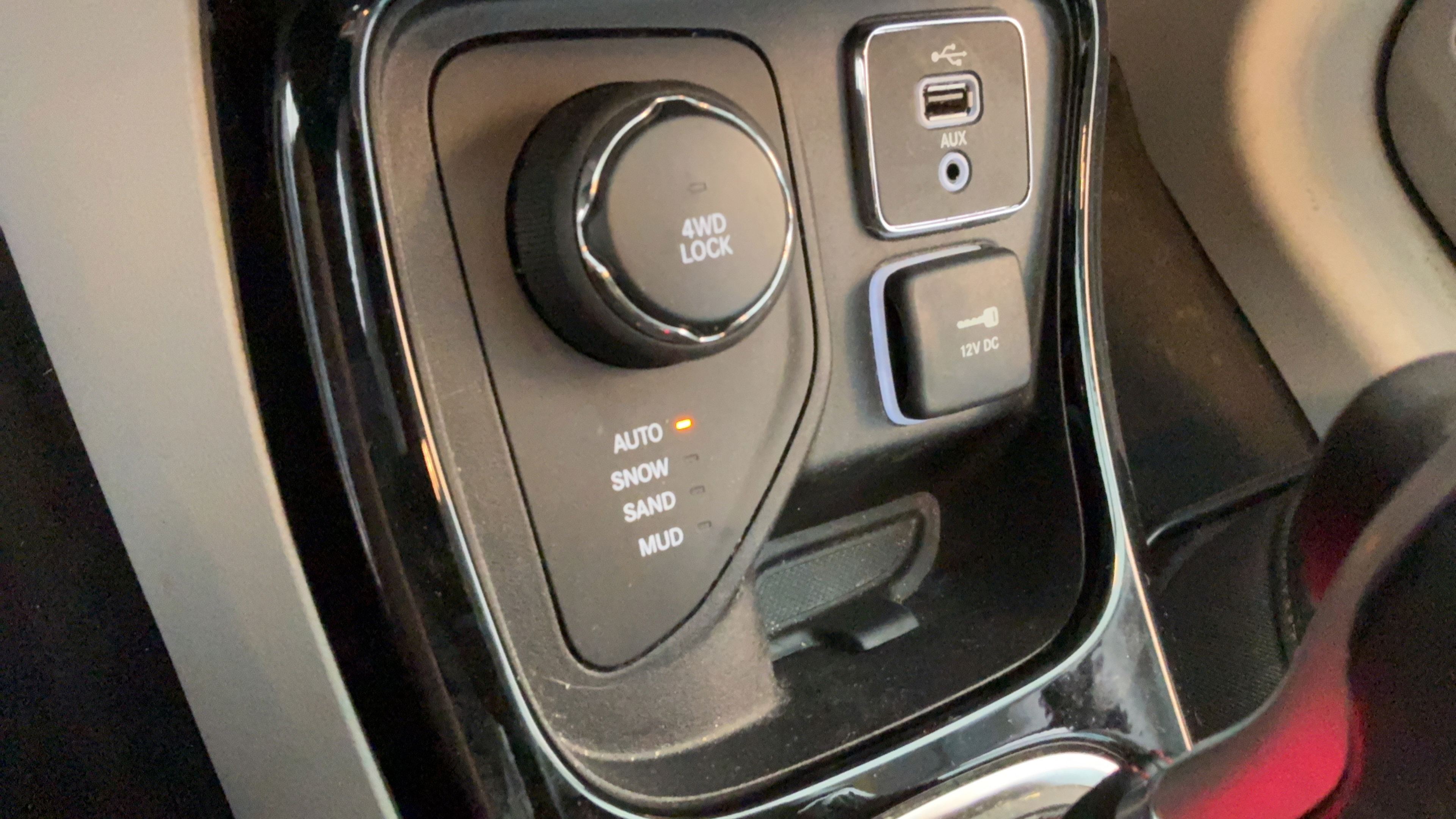 Used 2018 Jeep Compass Limited AWD/4WD image 19