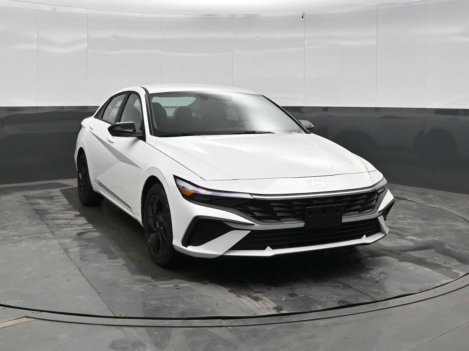New 2026 Hyundai Elantra Sport image 2