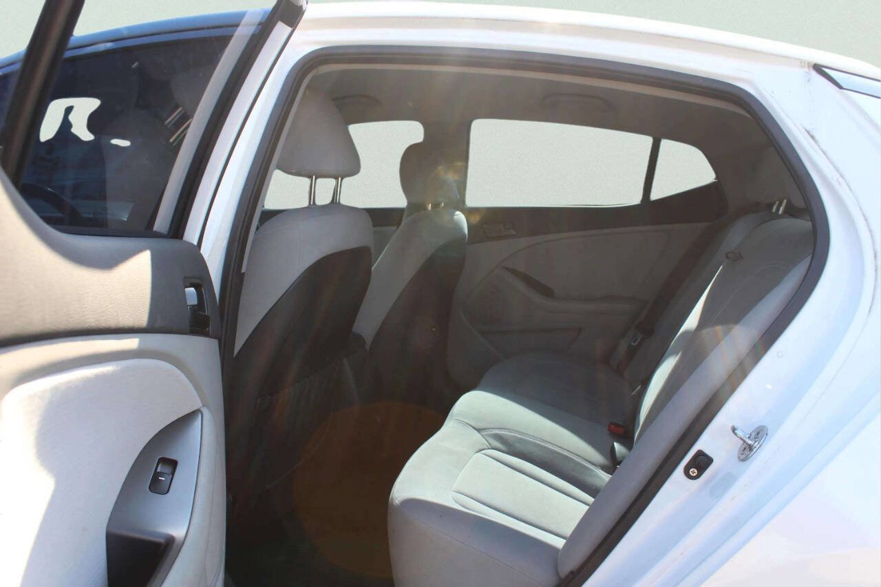 Used 2011 Kia Optima LX FWD image 7
