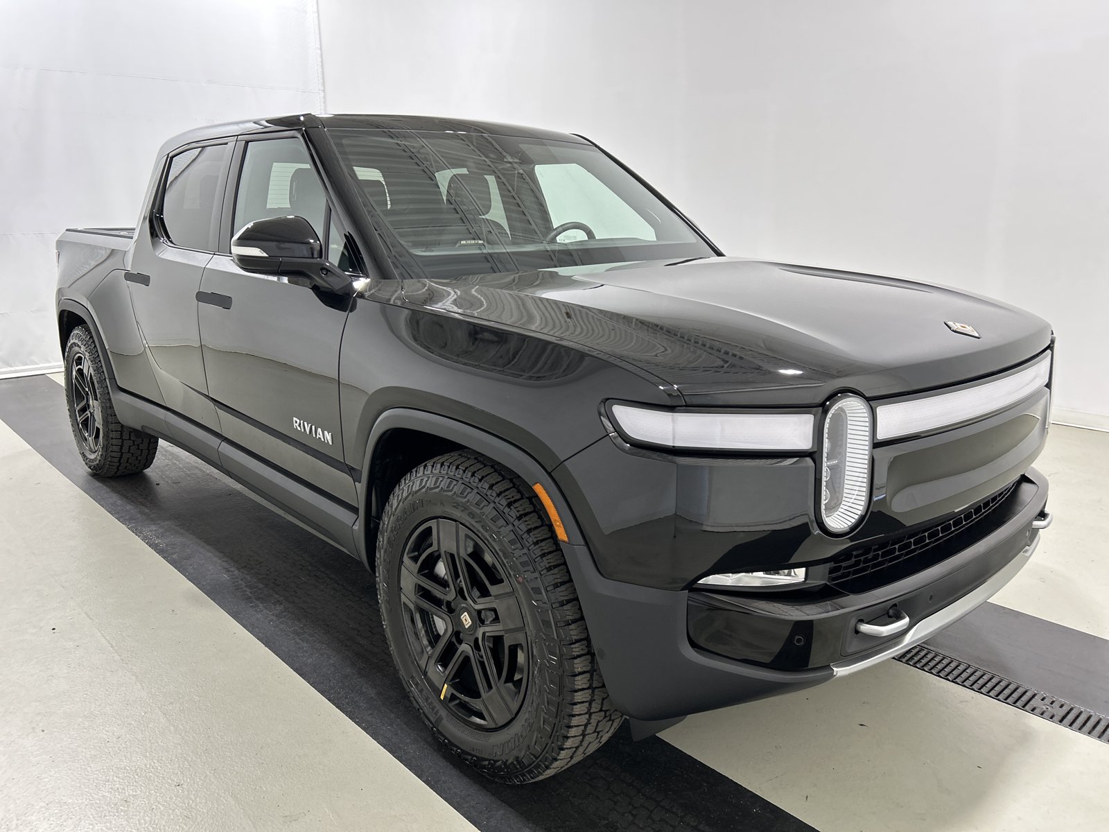 Used 2024 Rivian R1T Adventure AWD/4WD image 7