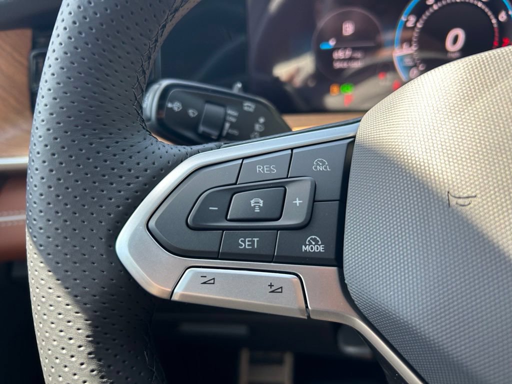 New 2026 Volkswagen Tiguan SEL R-Line AWD/4WD image 20