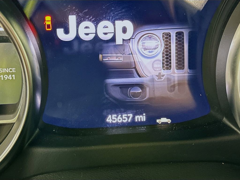 Certified 2022 Jeep Gladiator Overland w/ Popular Equipment Package AWD/4WD image 12