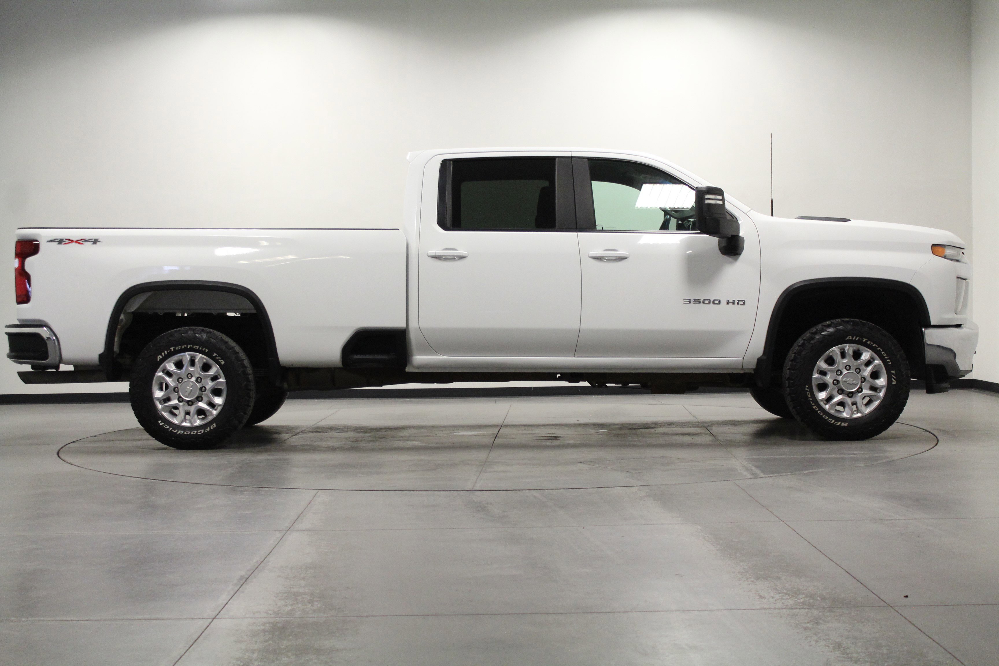 Used 2021 Chevrolet Silverado 3500 LT AWD/4WD image 3