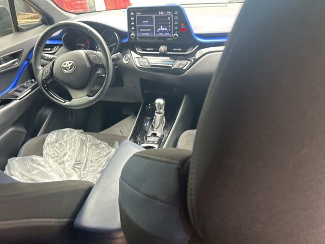 Used 2021 Toyota C-HR XLE FWD image 17