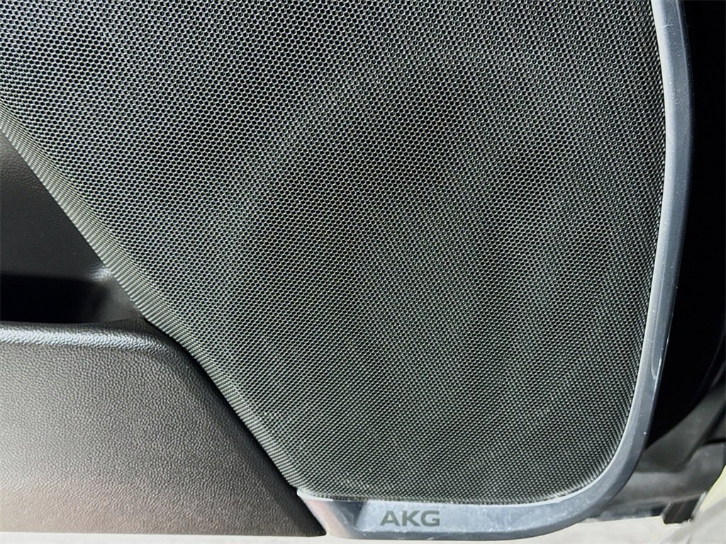 Used 2021 Cadillac Escalade ESV Premium Luxury image 17