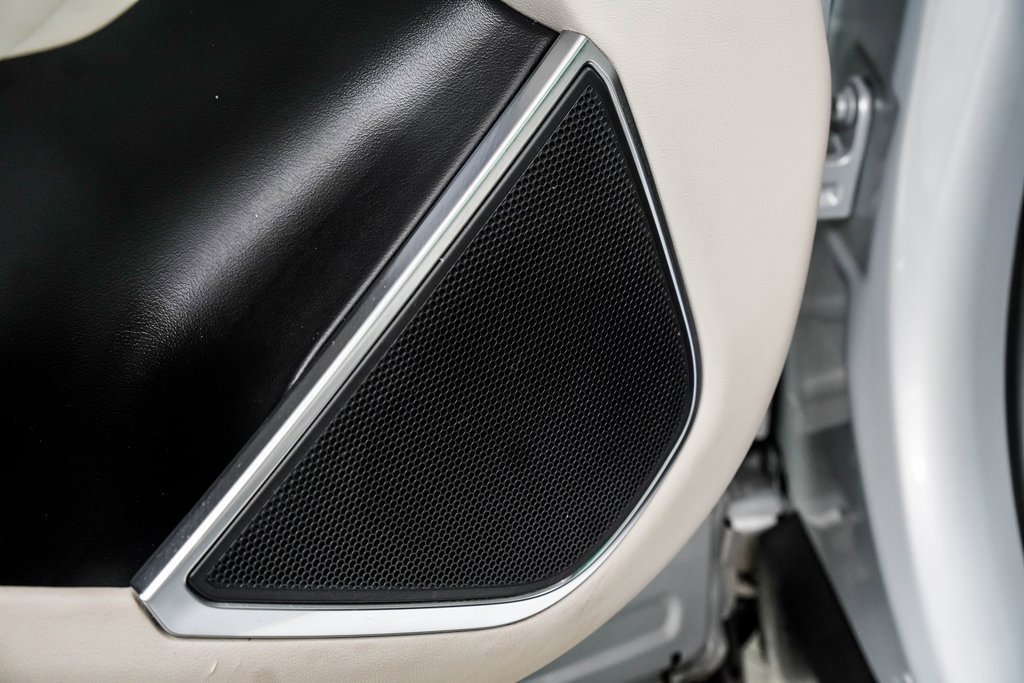 Used 2021 Jaguar F-PACE SVR image 48