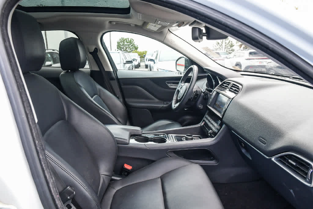 Used 2017 Jaguar F-PACE Premium AWD/4WD image 15