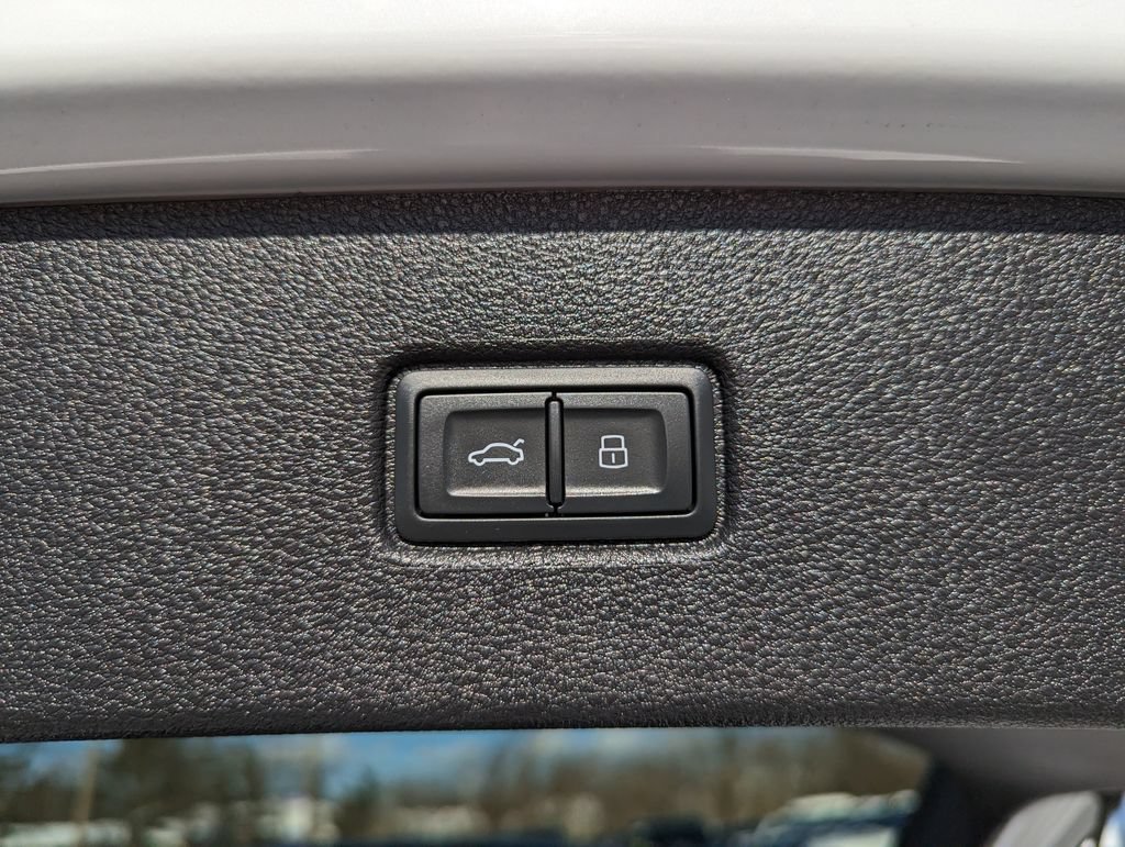 Used 2025 Audi Q7 3.0T Premium Plus AWD/4WD image 49