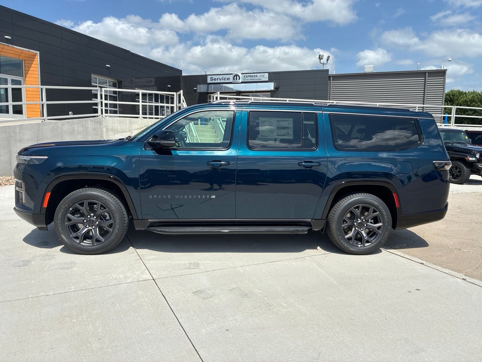 New 2026 Jeep Grand Wagoneer L Limited AWD/4WD image 2