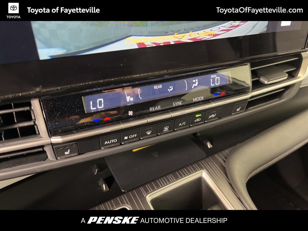 Certified 2025 Toyota Sienna XLE FWD image 34