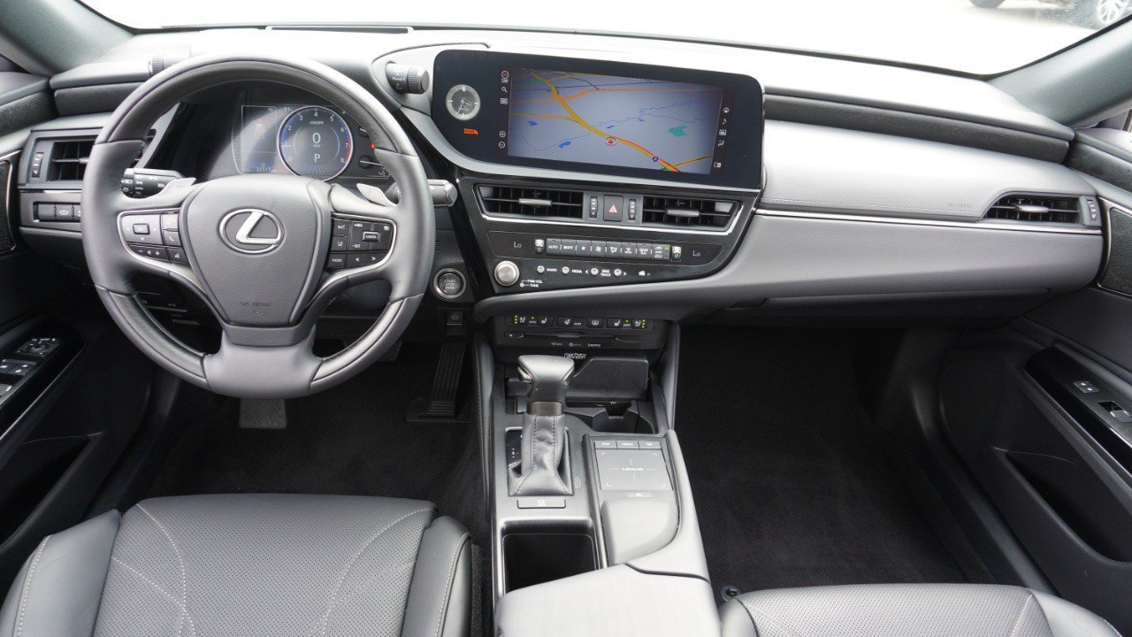 Certified 2022 Lexus ES 350 Ultra Luxury w/ Accessory Package 2 FWD image 29