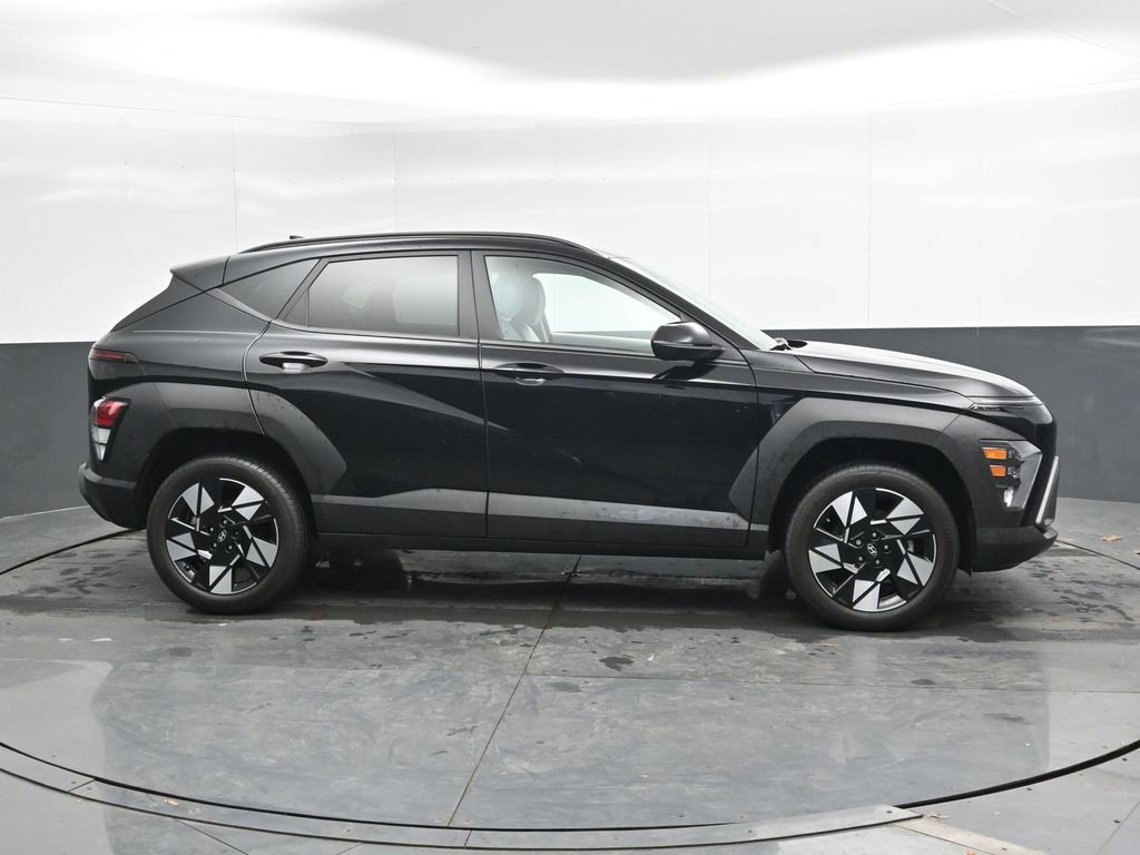 Used 2024 Hyundai Kona SEL AWD/4WD image 5