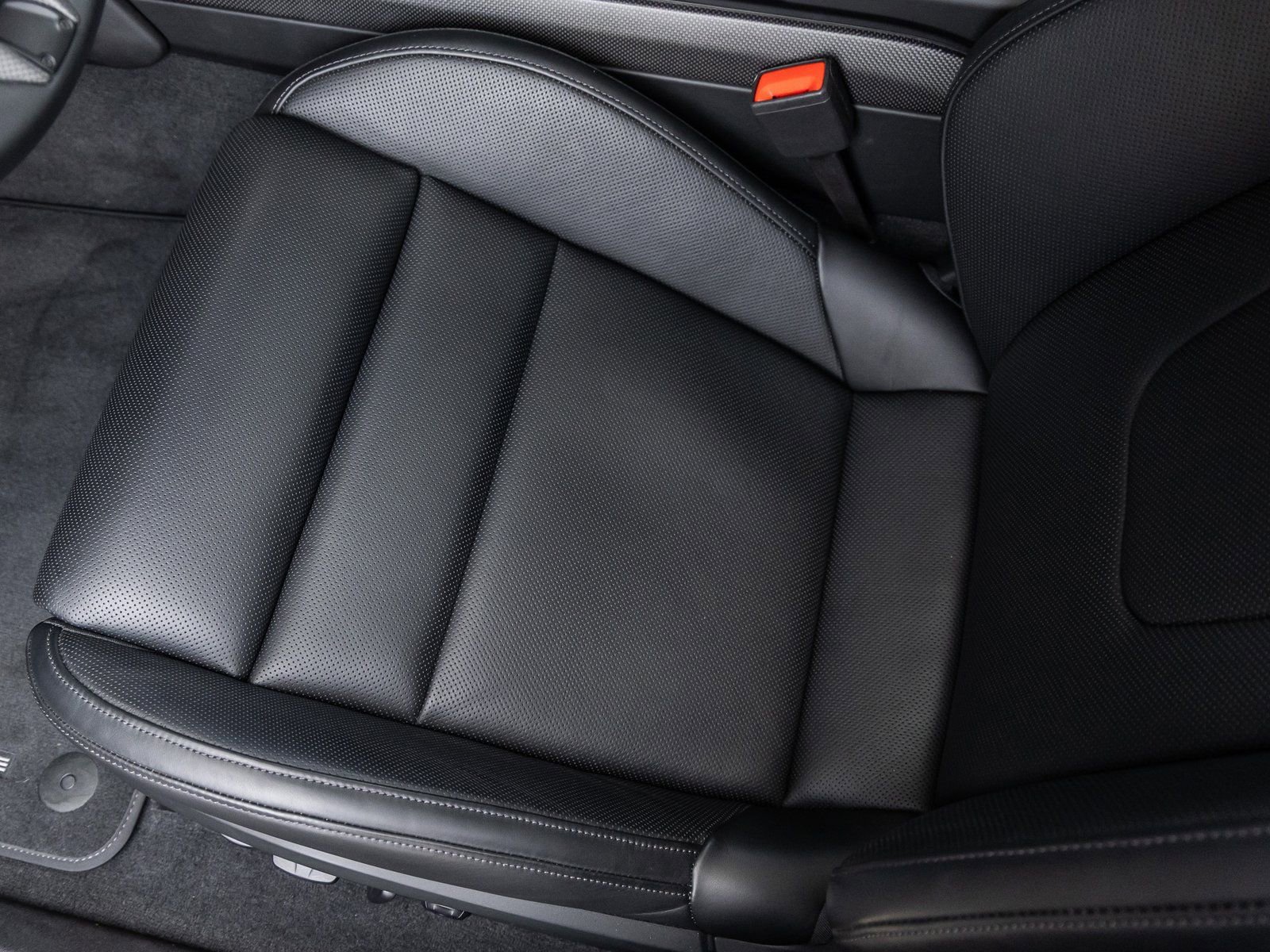 Used 2025 Porsche Taycan GTS image 29