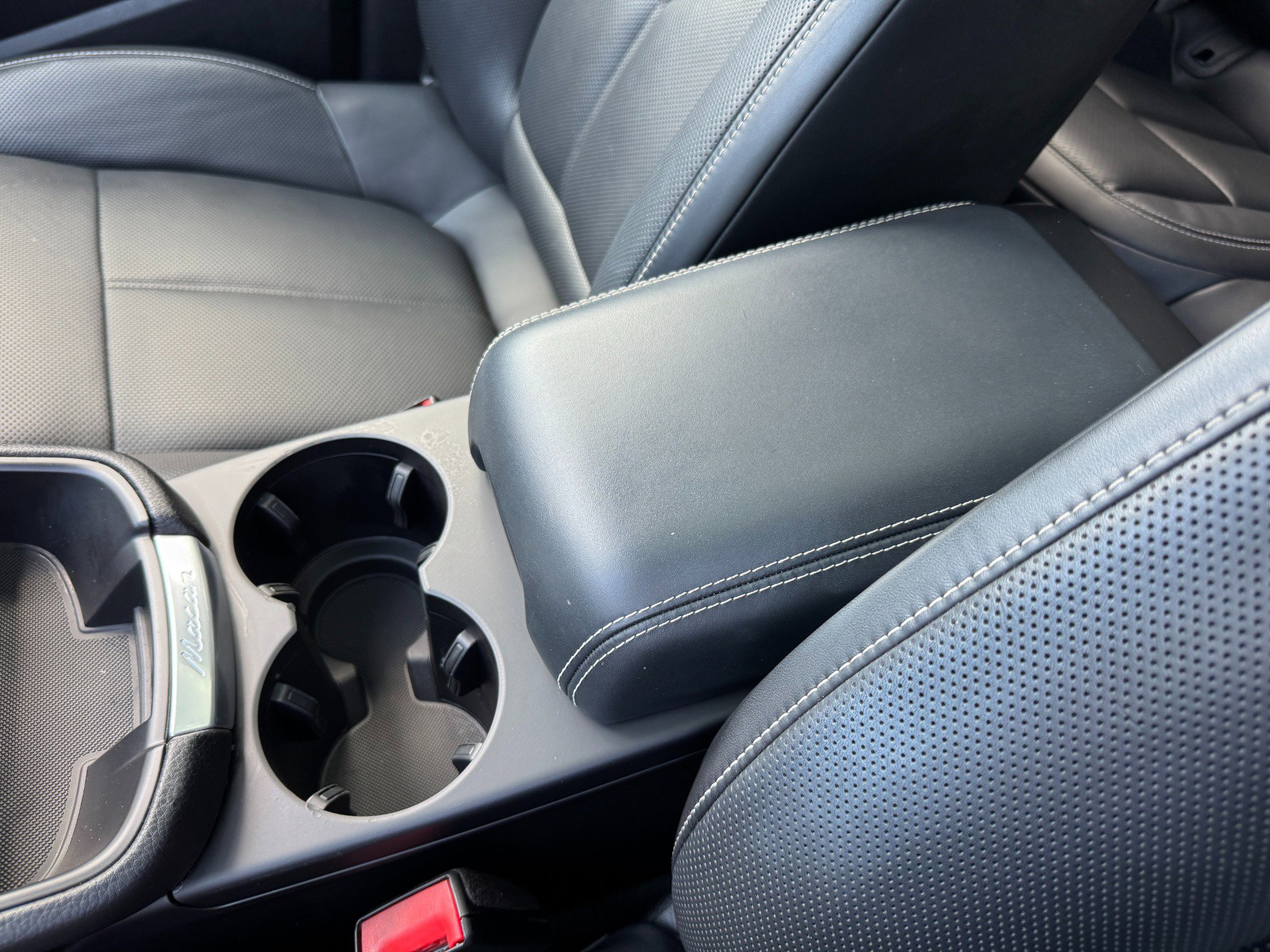 Used 2023 Porsche Macan image 41