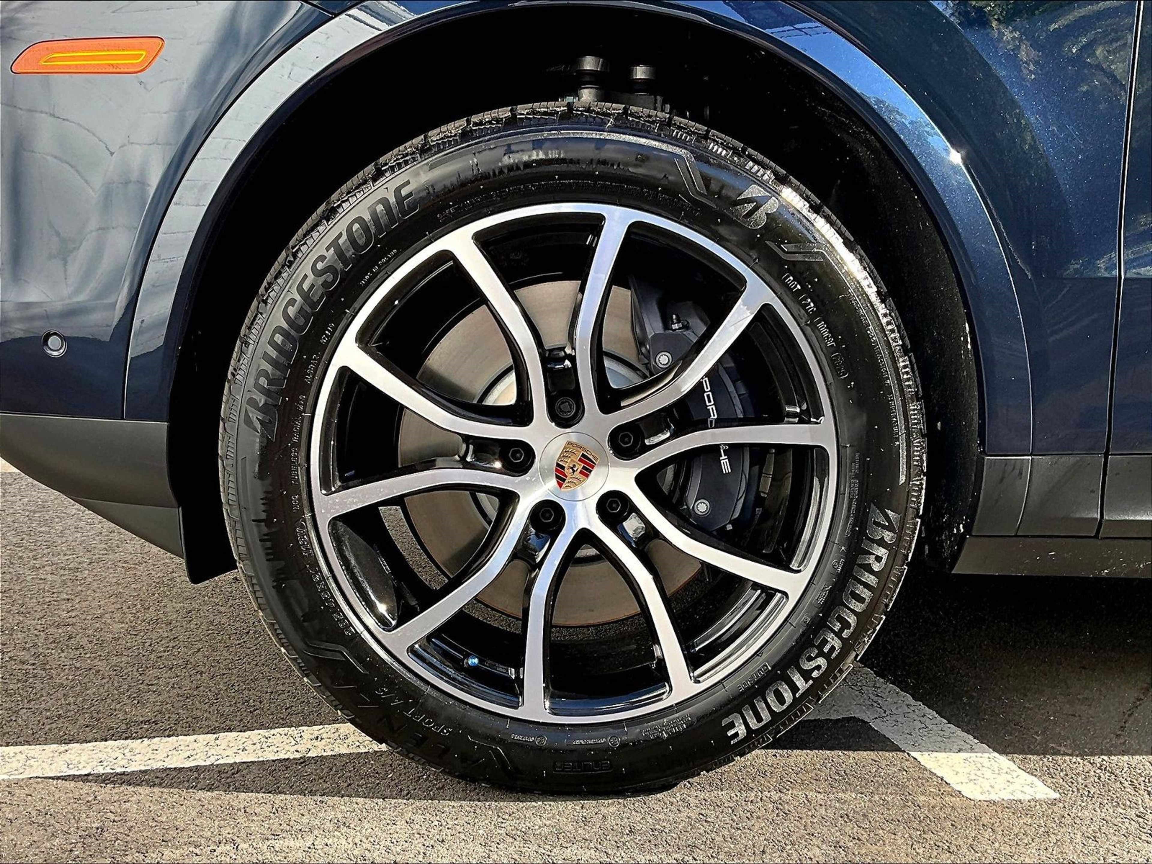 New 2026 Porsche Cayenne E-Hybrid image 13