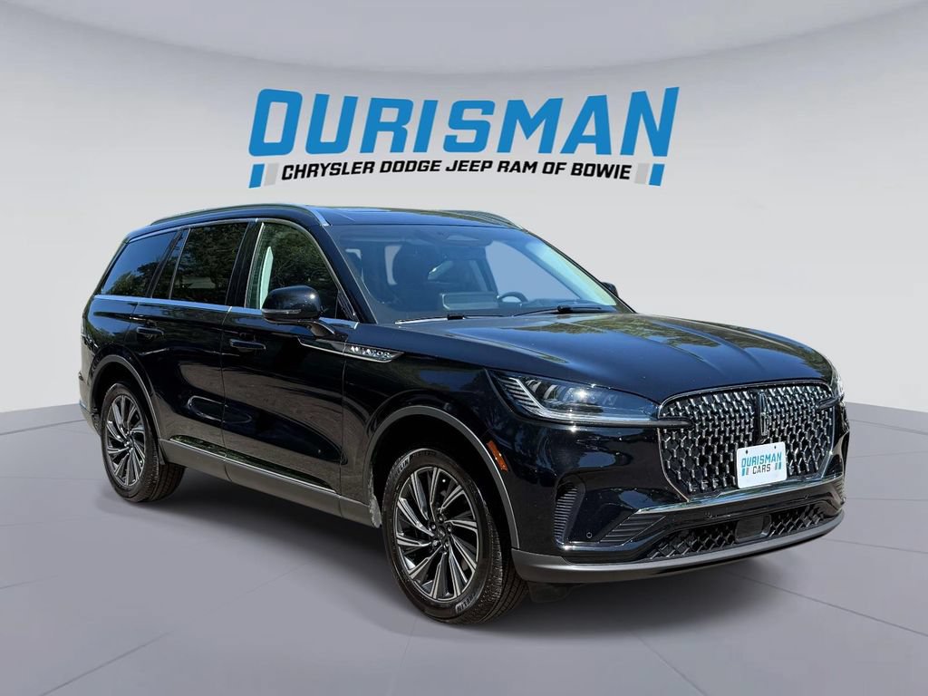 Used 2025 Lincoln Aviator AWD image 1