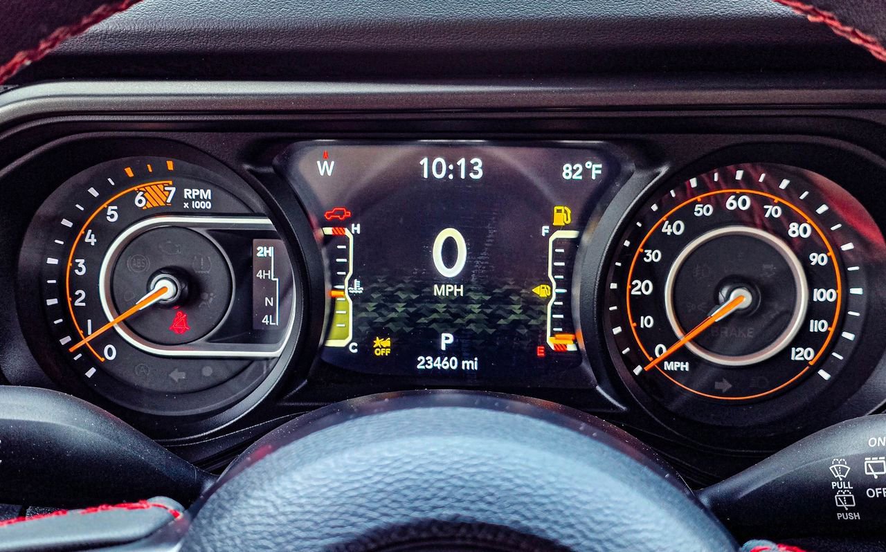 Used 2024 Jeep Wrangler Unlimited Rubicon w/ Technology Group AWD/4WD image 33
