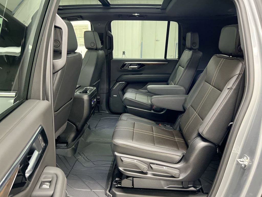 New 2026 Chevrolet Suburban High Country image 24