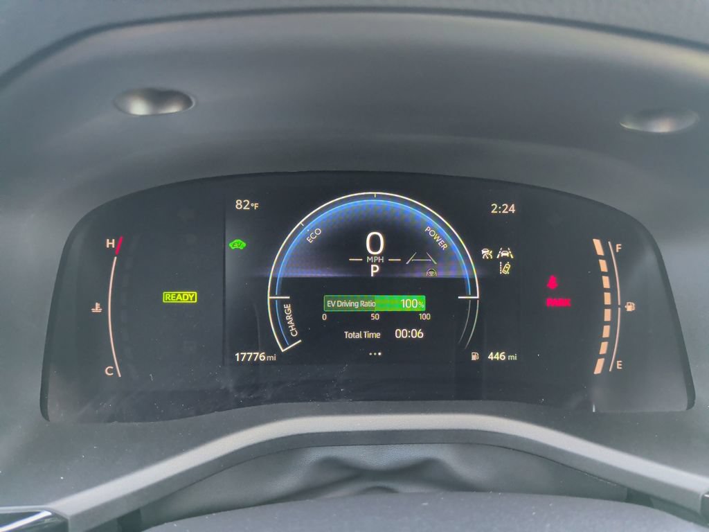 Used 2025 Toyota Camry SE w/ Convenience Package FWD image 30