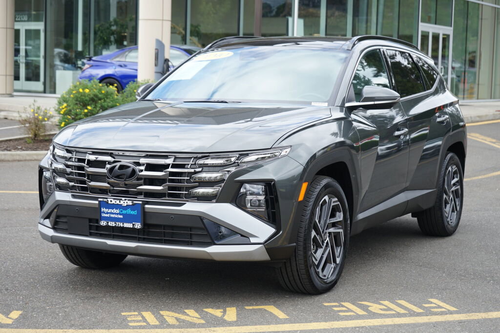Certified 2025 Hyundai Tucson Limited AWD/4WD image 1