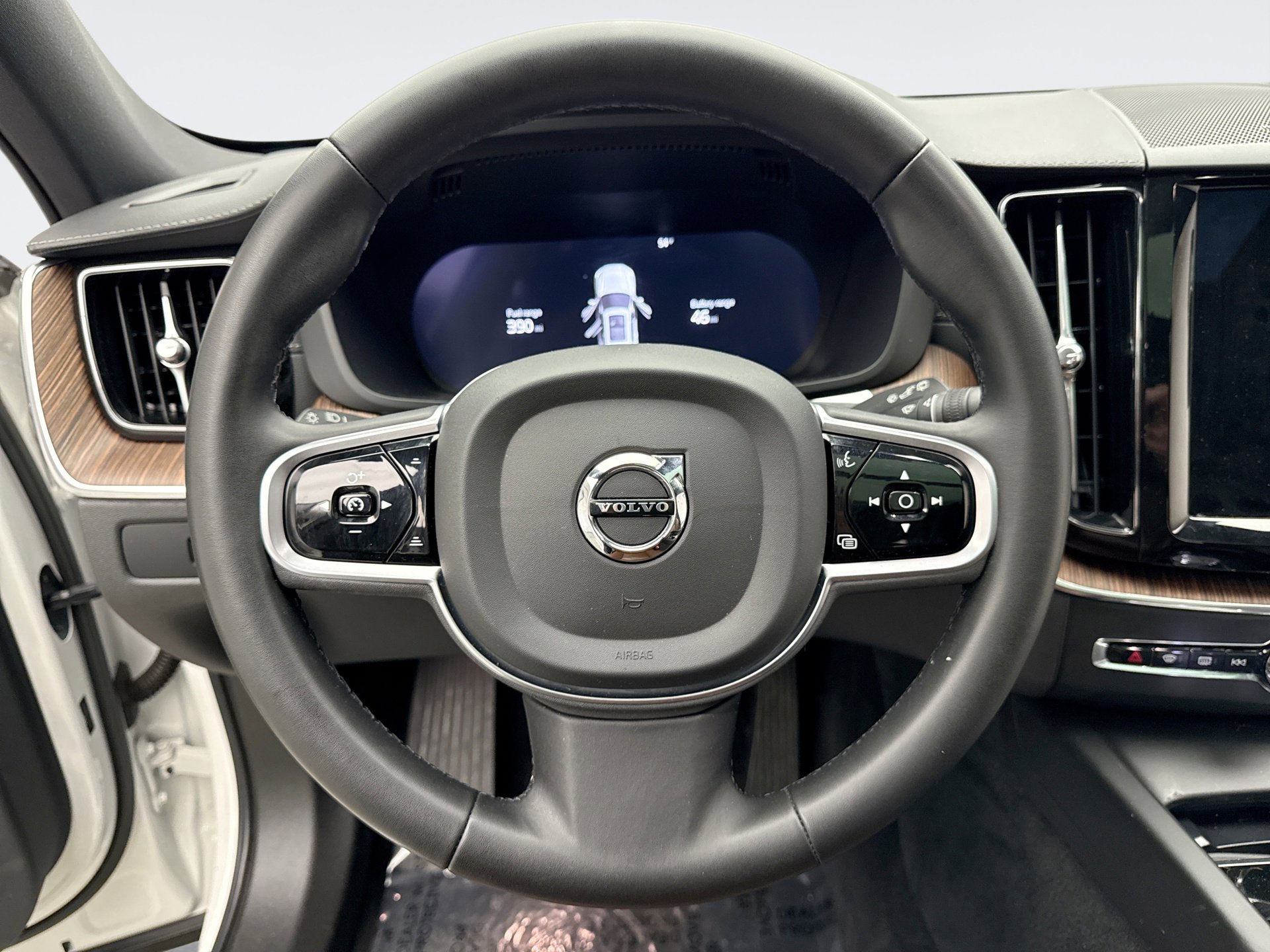 Used 2023 Volvo XC60 T8 Ultimate w/ Climate Package image 12