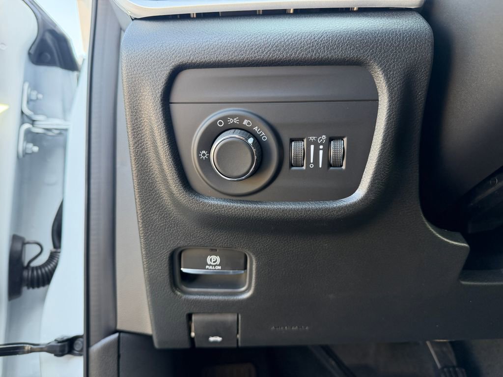 New 2026 Jeep Grand Cherokee L 4WD image 16