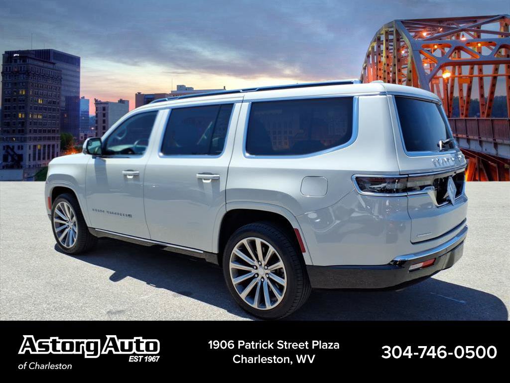 Used 2022 Jeep Grand Wagoneer Series II AWD/4WD image 5