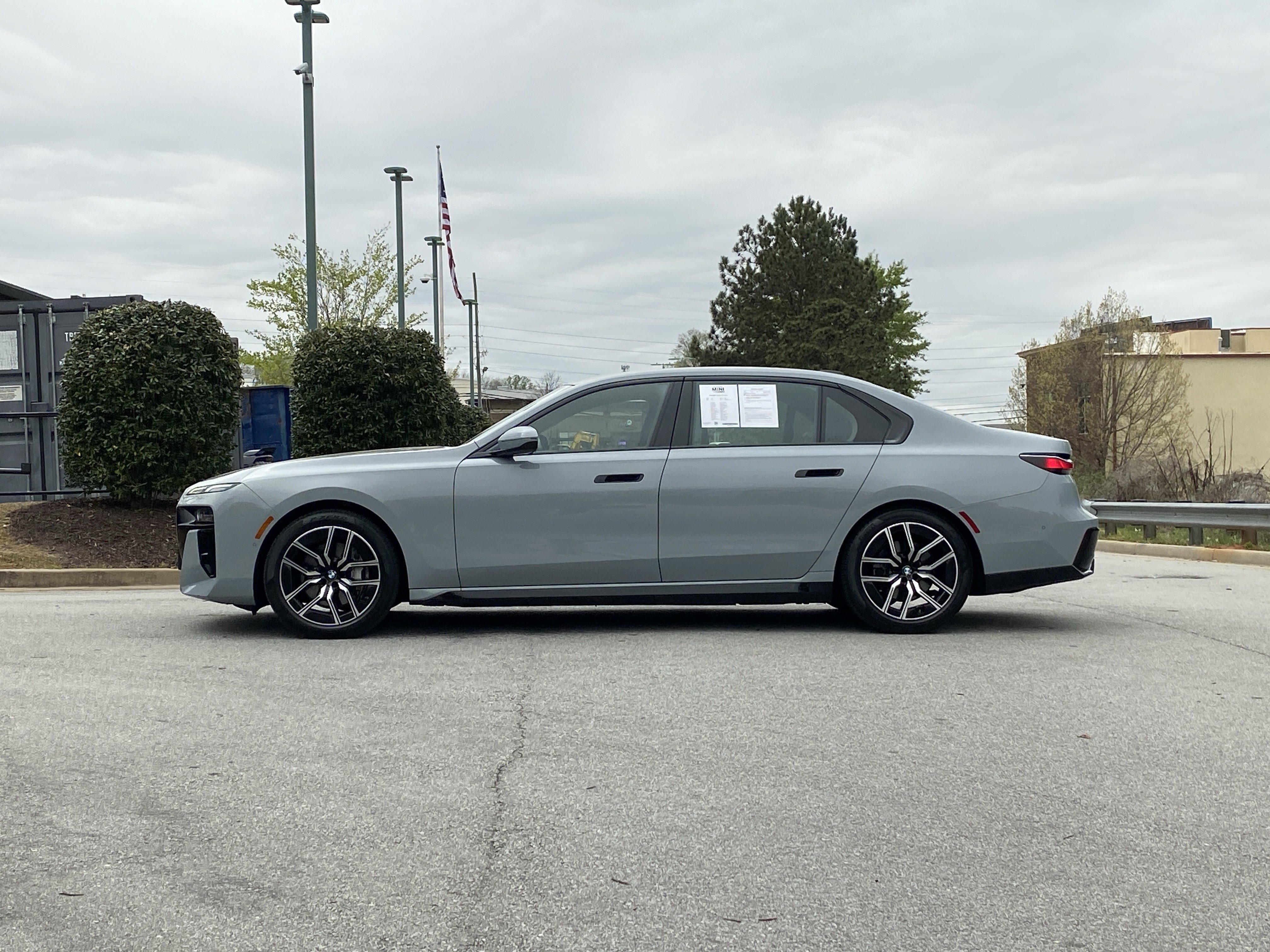 Used 2025 BMW 740i xDrive w/ Premium Package AWD/4WD image 15