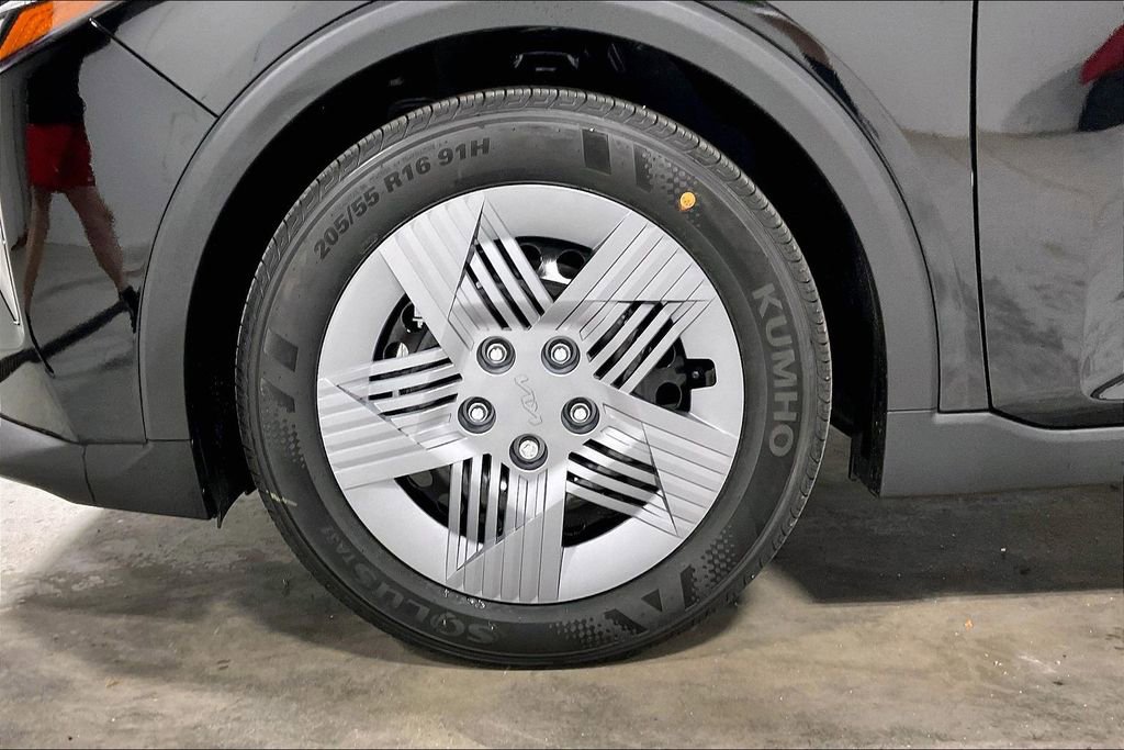 New 2026 Kia K4 FWD image 30