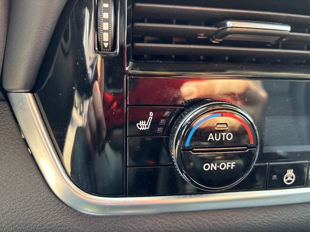 Used 2026 Nissan Rogue SL image 35