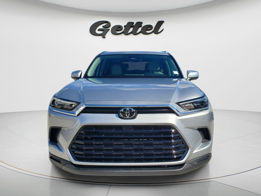 Used 2026 Toyota Grand Highlander XLE FWD image 2