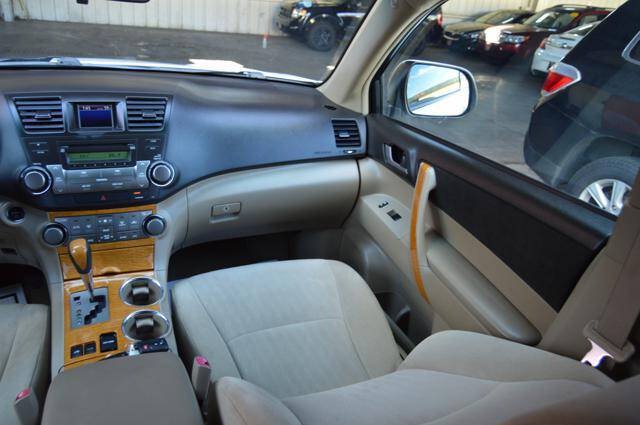 Used 2010 Toyota Highlander 4WD Hybrid w/ Extra Value Pkg 2 image 57