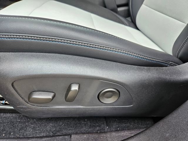 Used 2025 Chevrolet Equinox EV LT image 9