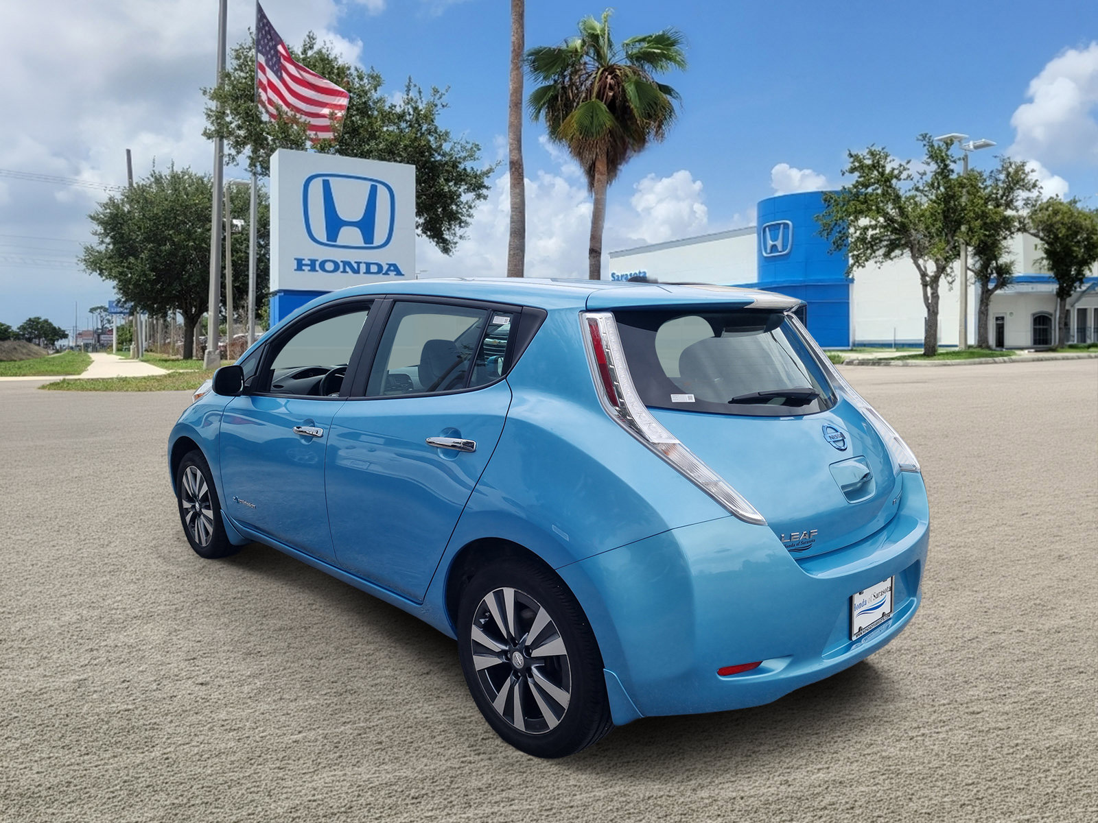 Used 2015 Nissan Leaf SL FWD image 5