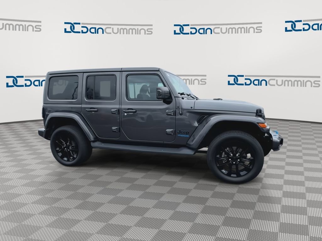 Used 2021 Jeep Wrangler Unlimited Sahara image 9