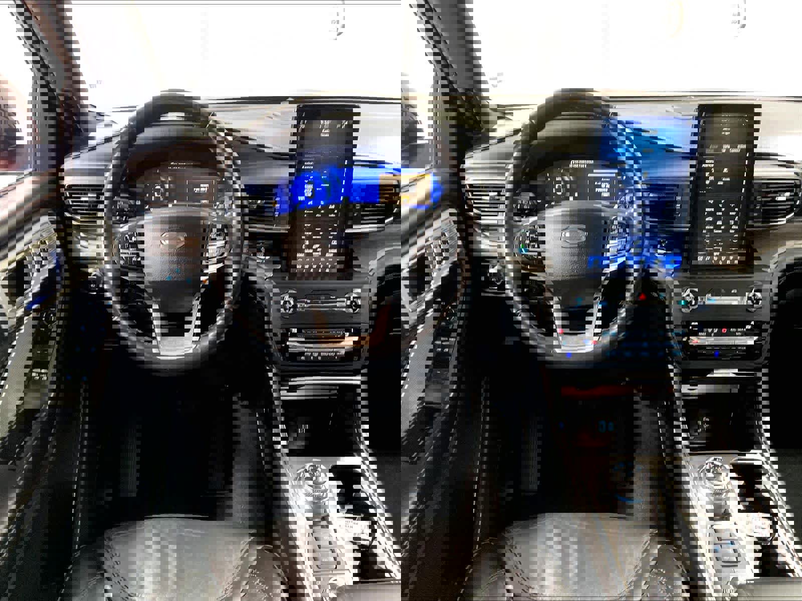 Used 2020 Ford Explorer Platinum w/ Premium Technology Package image 17