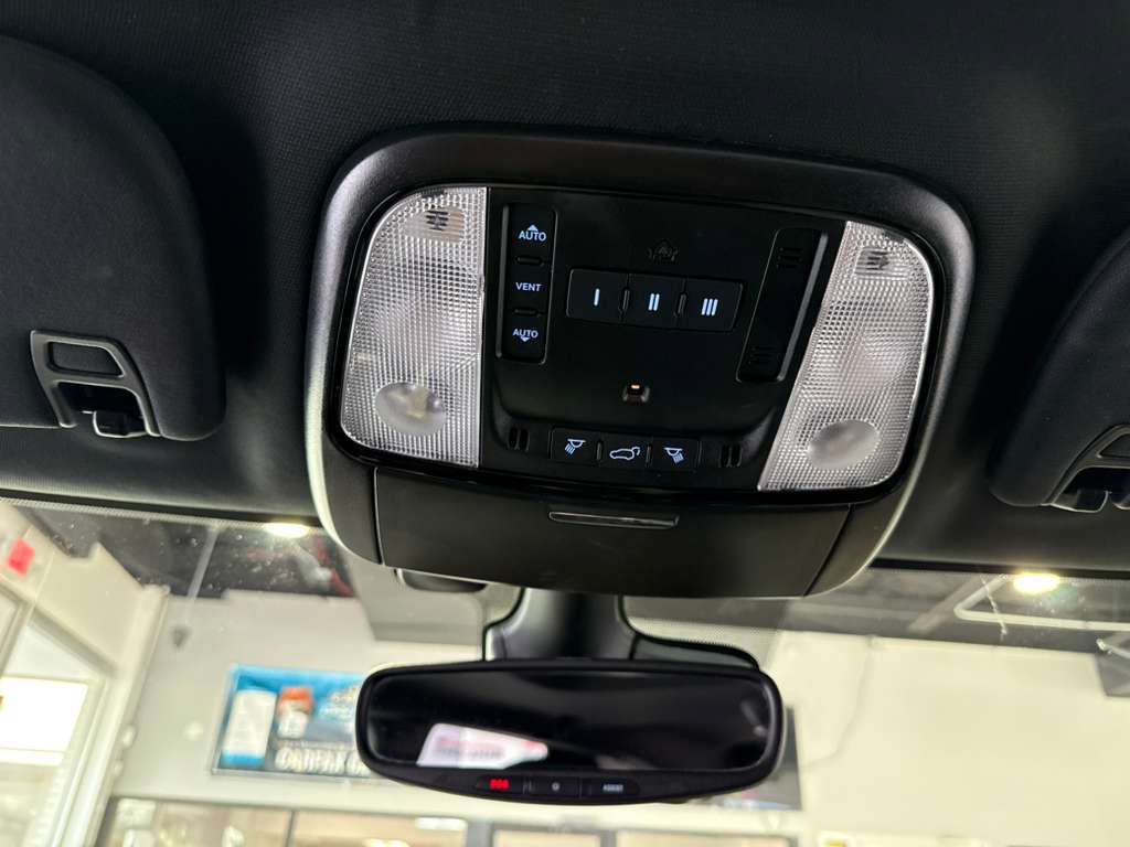 Used 2024 Dodge Durango GT AWD/4WD image 18