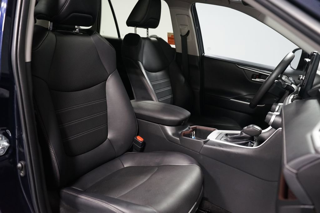 Used 2023 Toyota RAV4 Limited image 29