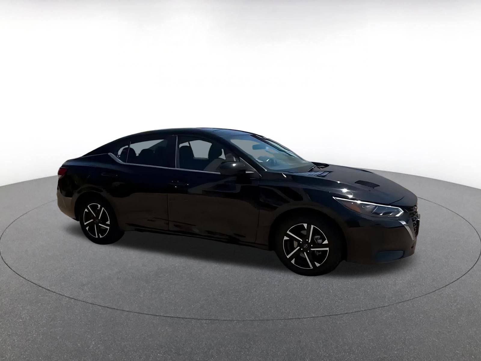 Used 2025 Nissan Sentra SV FWD image 2