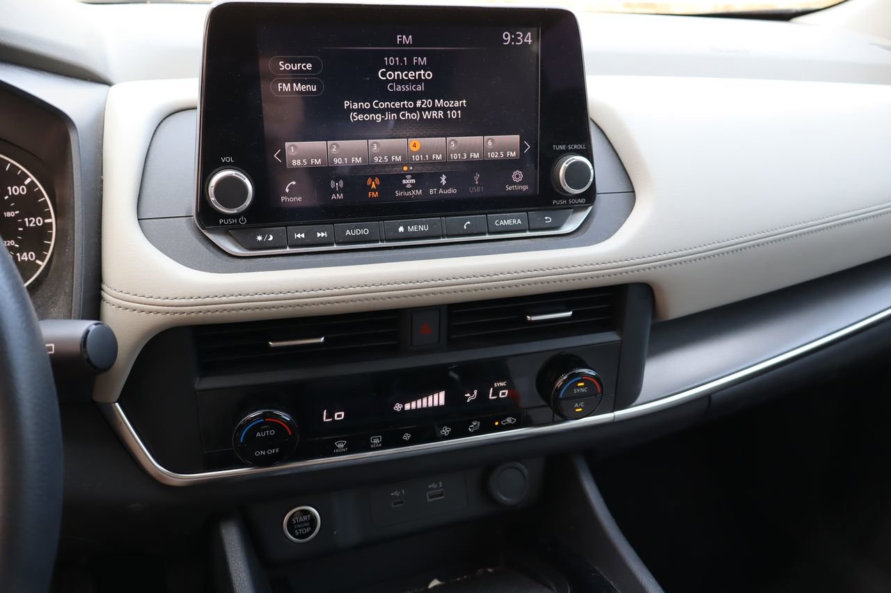Used 2023 Nissan Rogue SV FWD image 6