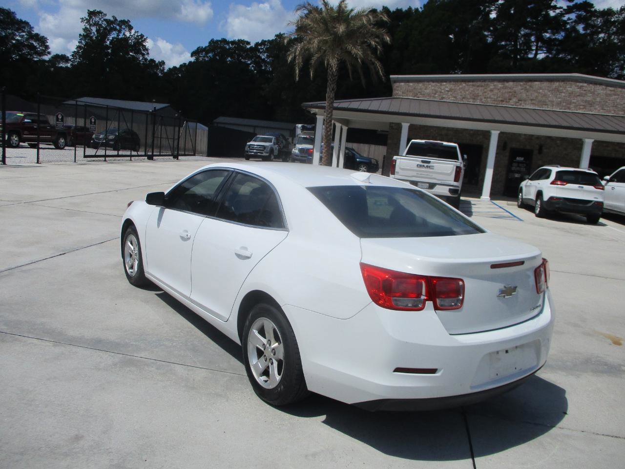 Used 2016 Chevrolet Malibu LT image 14