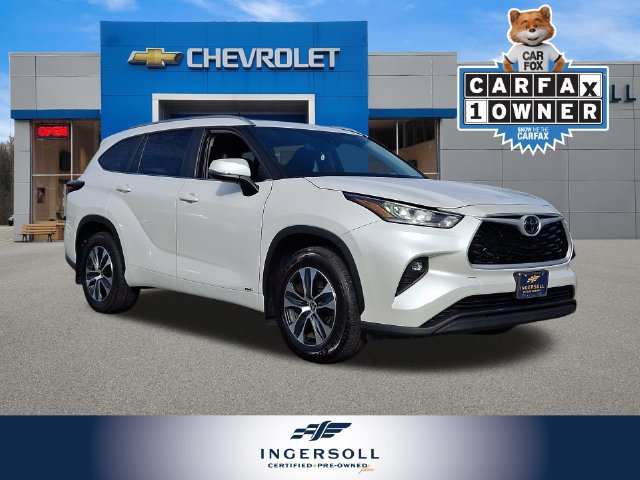 Used 2025 Toyota Highlander XLE AWD/4WD image 1