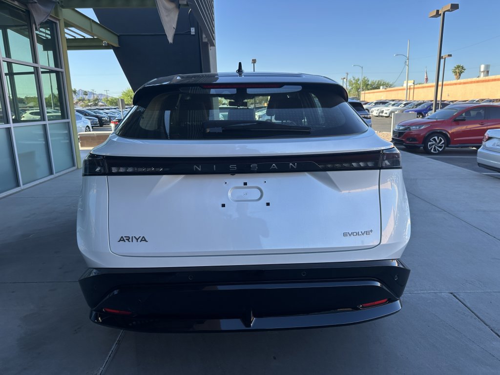 Used 2024 Nissan Ariya FWD image 12