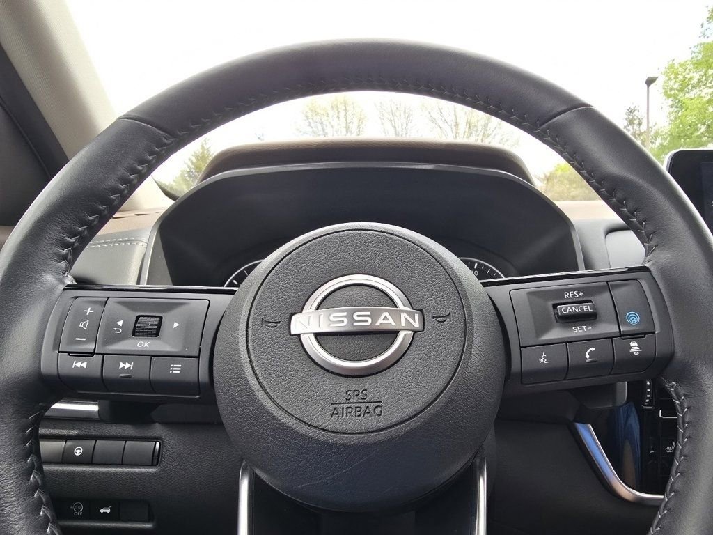 Used 2023 Nissan Rogue SL AWD/4WD image 23