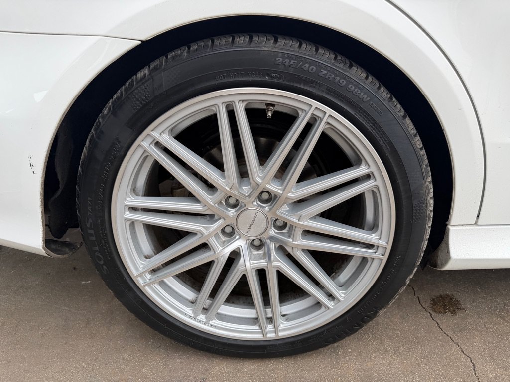 Used 2014 Mercedes-Benz E 350 Sedan image 27