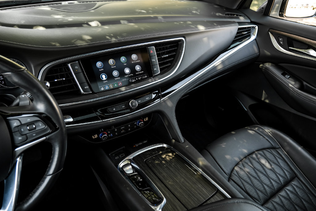 Used 2024 Buick Enclave Avenir w/ Avenir Technology Package FWD image 34