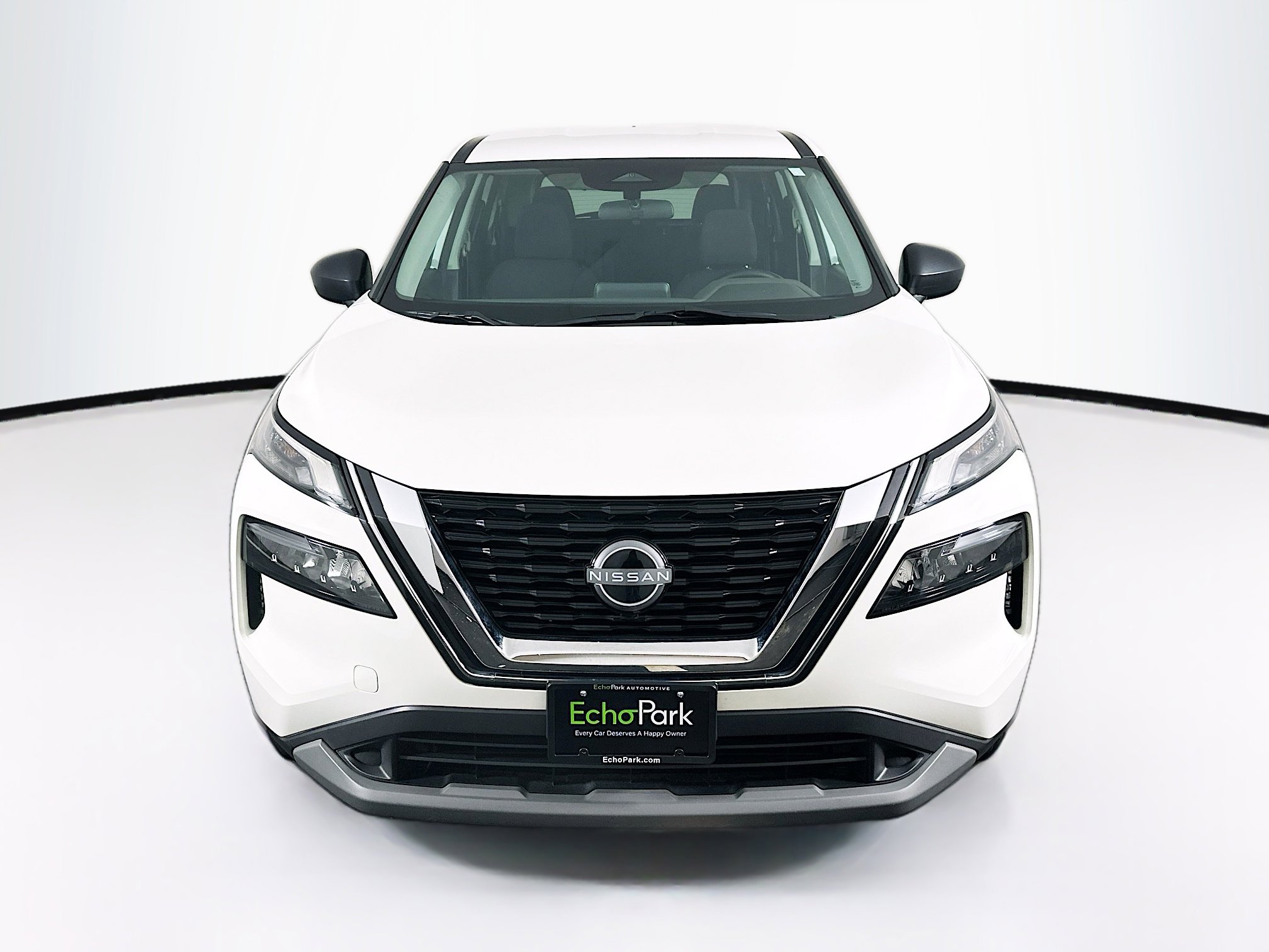 Used 2023 Nissan Rogue S image 2